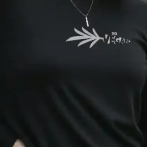 Go Vegan Carrot Longsleeve